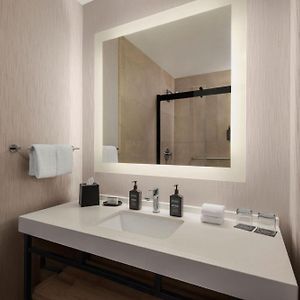 1 Bedroom Suite 2 Queen